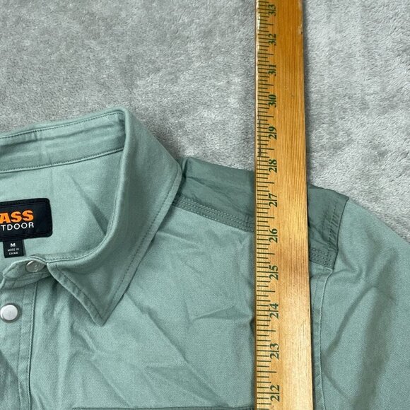 Bass Outdoor Stretch Worker Shirt M Lily Pad Green Button-Up NWT 6401 - Picture 7 of 8